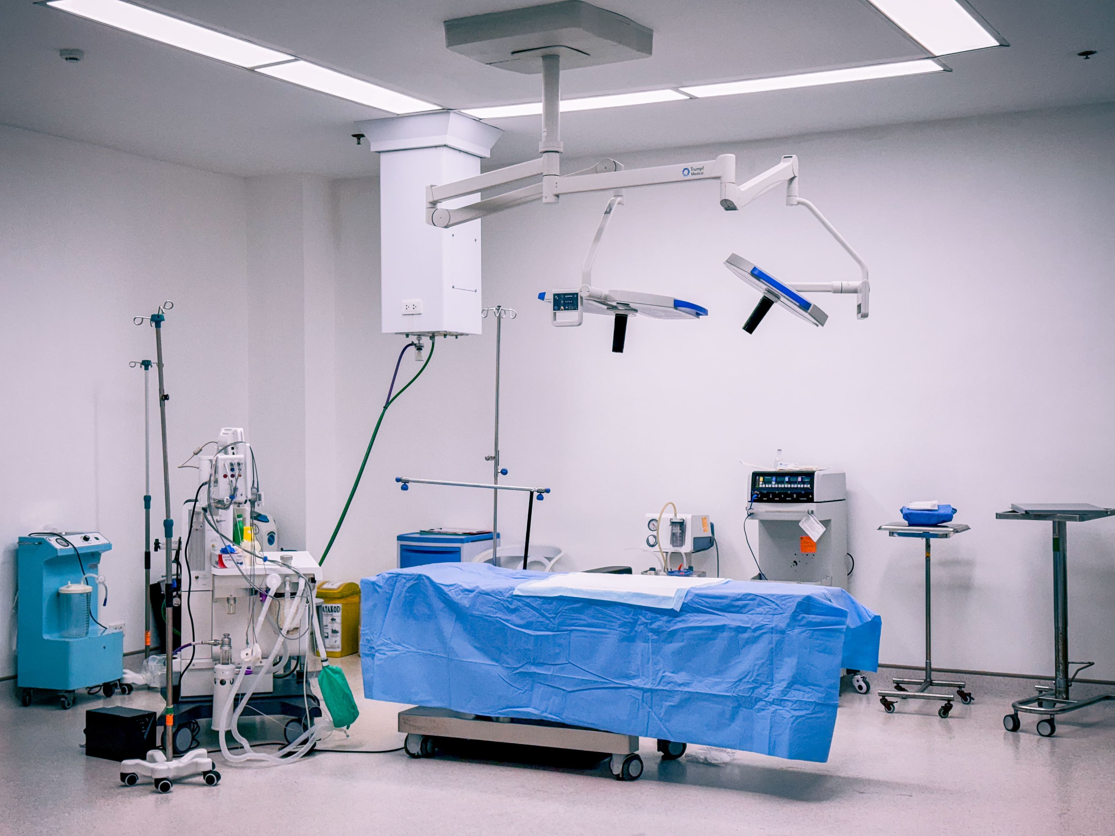Multiparameter patient monitor in a clinical setting